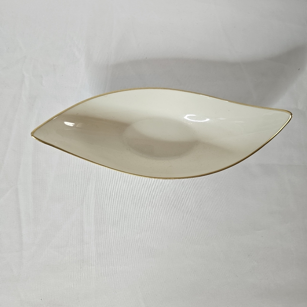 Vtg Lenox Ivory Porcelain Bowl With 24K Gold Trim Boat-Shaped Serving Dish - USA - Picture 3 of 8